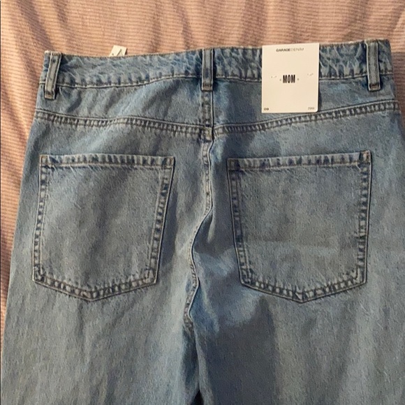 Garage Mom Jeans - Picture 3 of 4